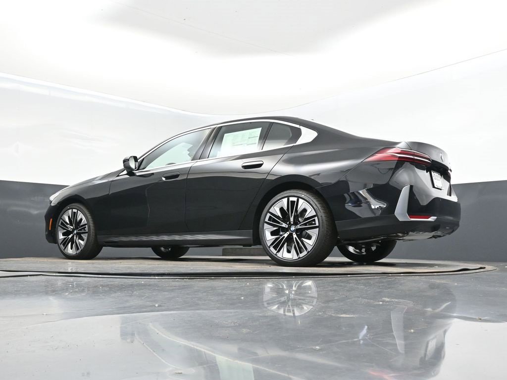 New 2026 BMW 530i w/ Premium Package image 39