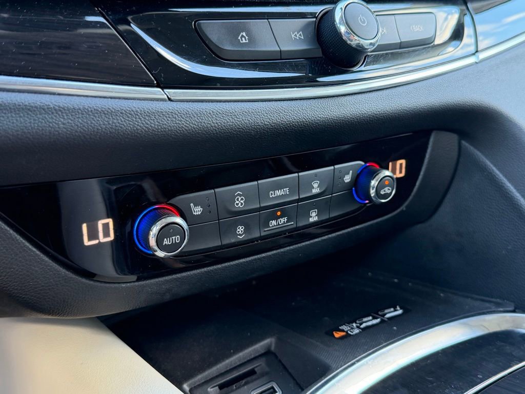 Used 2024 Buick Enclave Essence w/ Experience Buick Package image 19