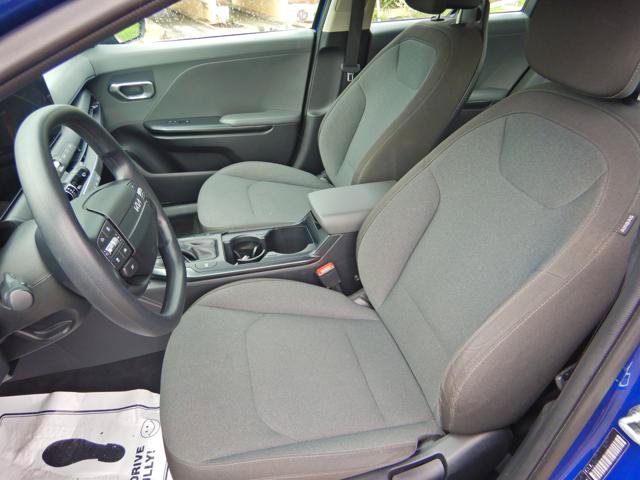 Used 2025 Kia K4 FWD image 12