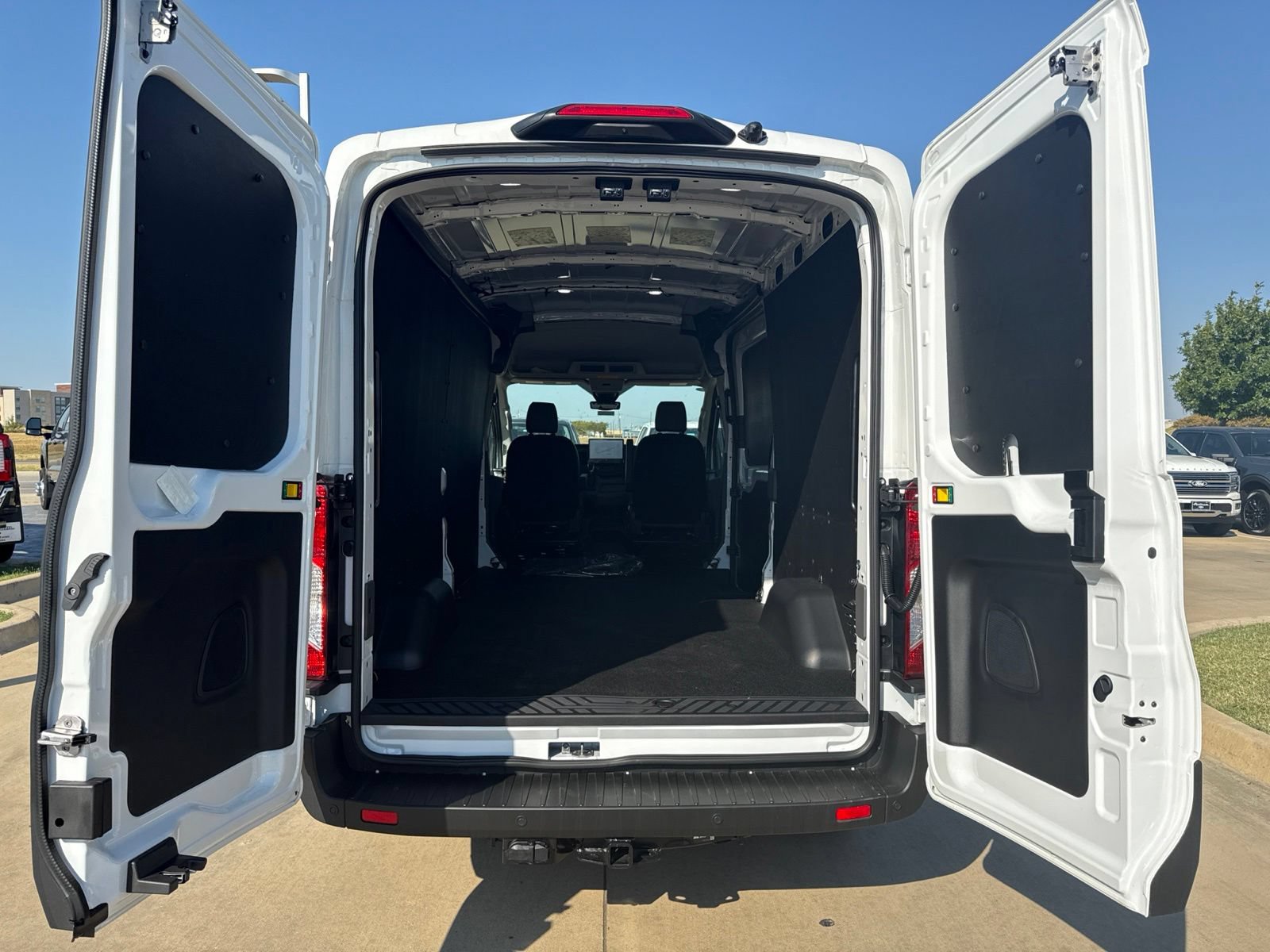 New 2026 Ford Transit 250 148 Medium Roof w/ Load Area Protection Package RWD image 5