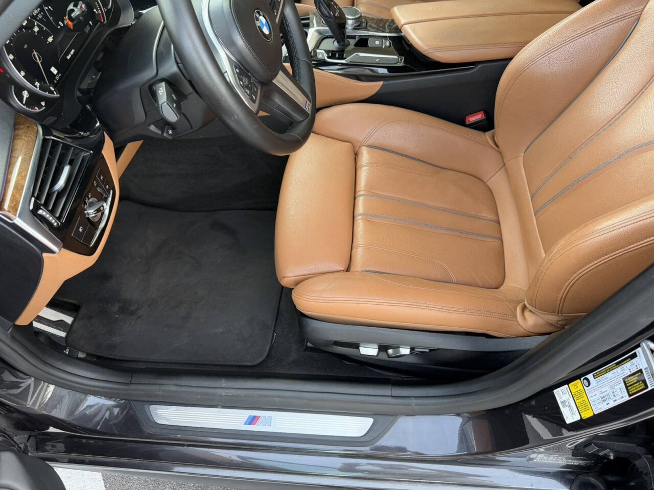 Used 2018 BMW 540i w/ M Sport Package RWD image 27