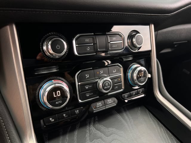 Used 2021 GMC Yukon Denali w/ Denali Premium Package RWD image 34