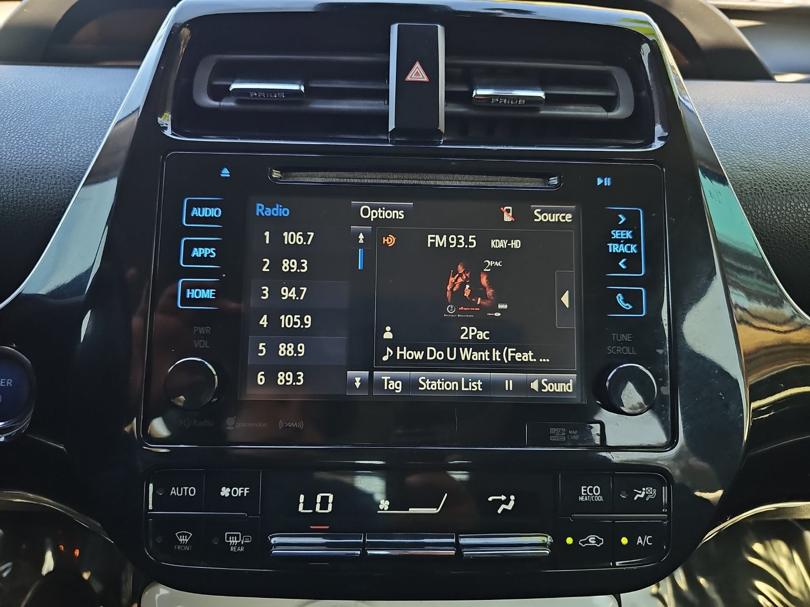 Used 2017 Toyota Prius Three Touring w/ Carpet Mat Package FWD image 20