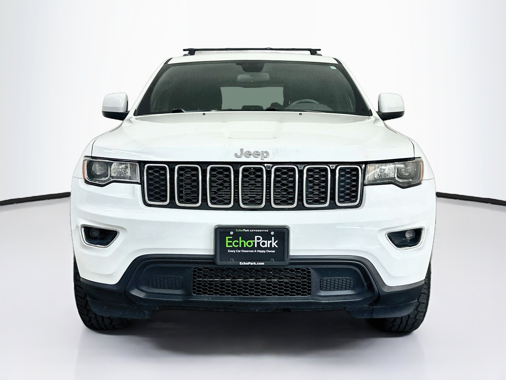 Used 2018 Jeep Grand Cherokee Laredo AWD/4WD image 2
