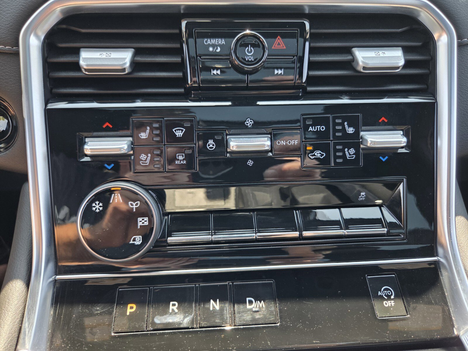 Used 2025 Nissan Armada Platinum image 26