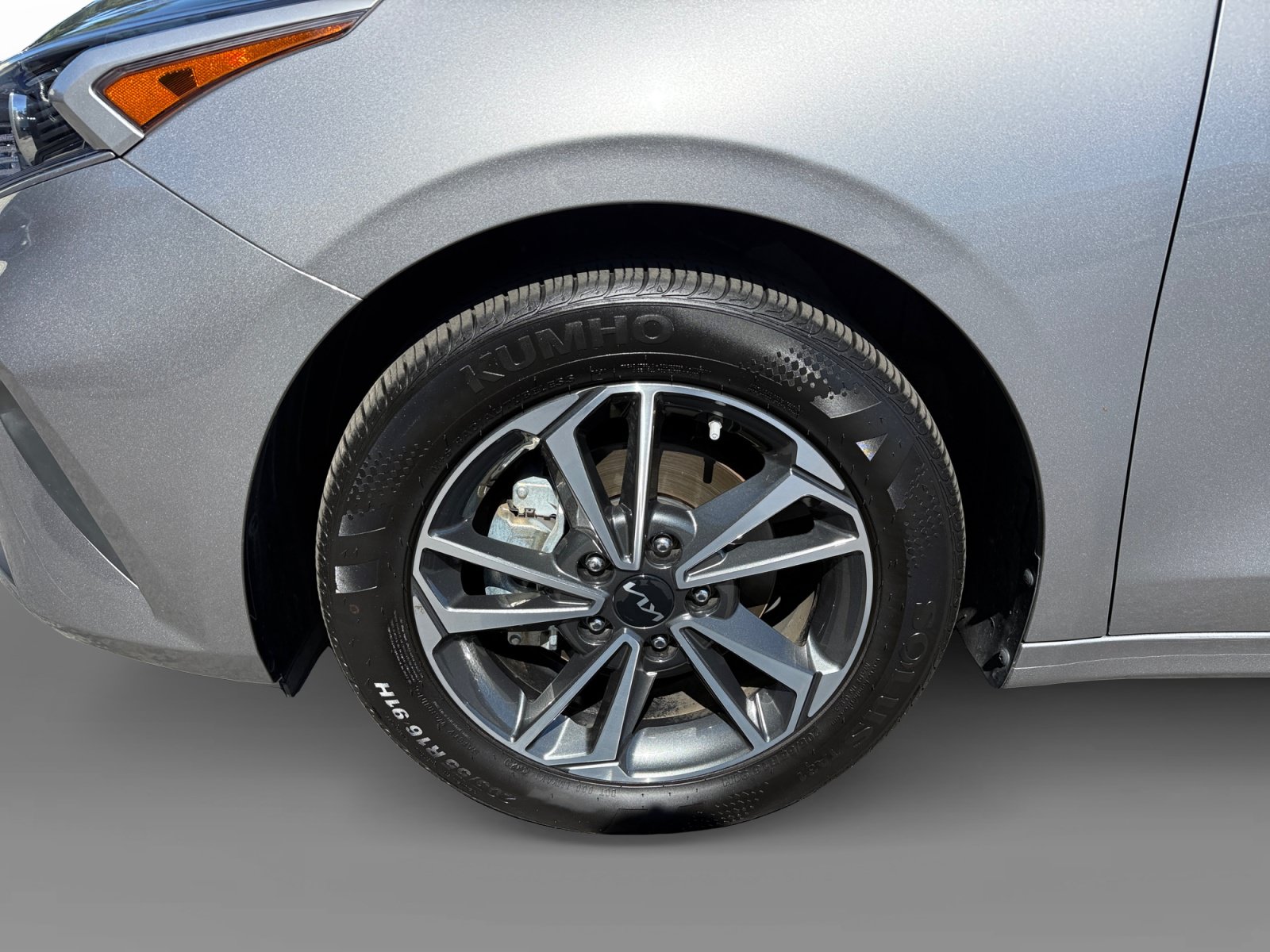 Used 2023 Kia Forte LXS FWD image 9