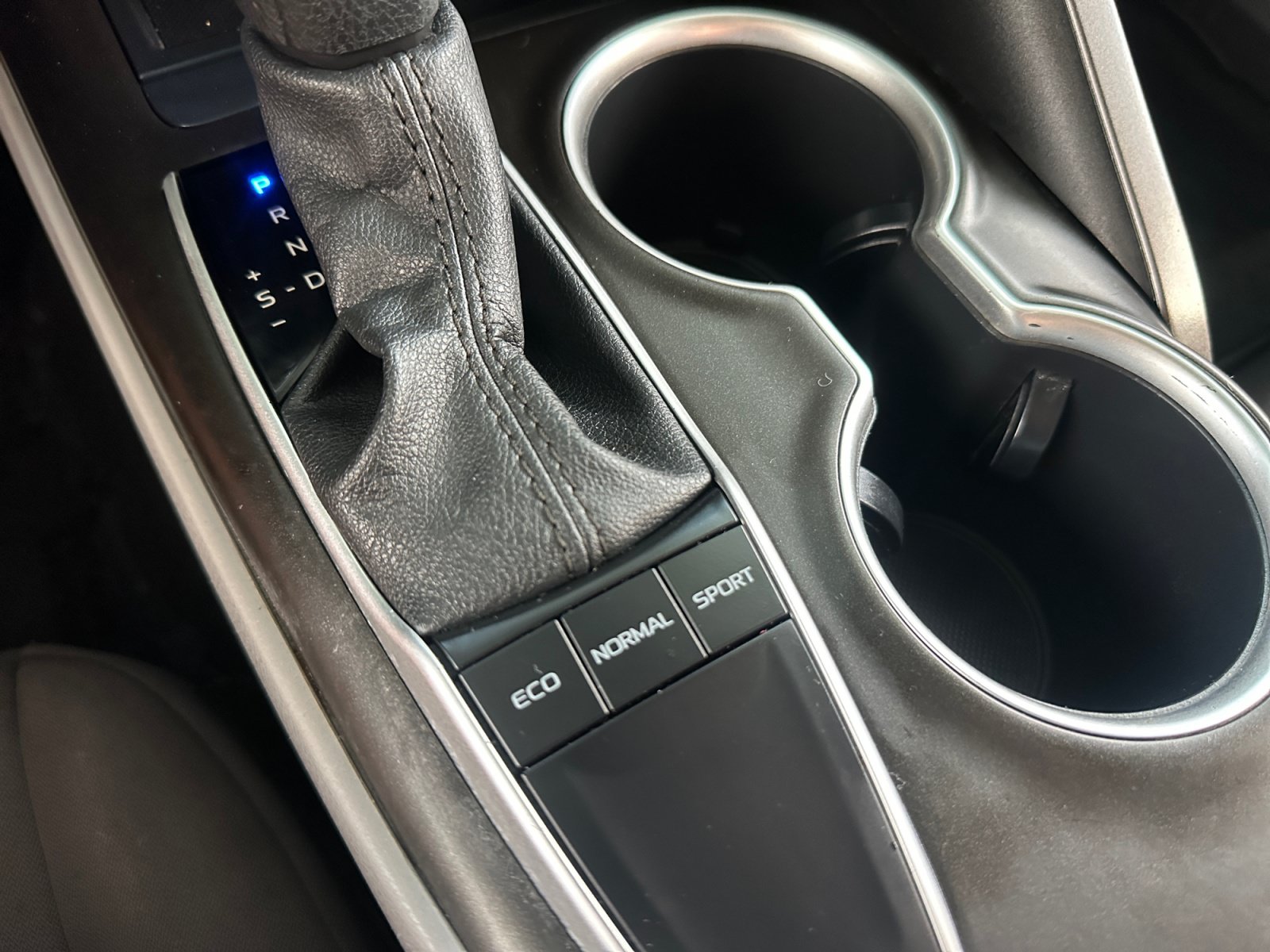 Used 2022 Toyota Camry LE FWD image 22