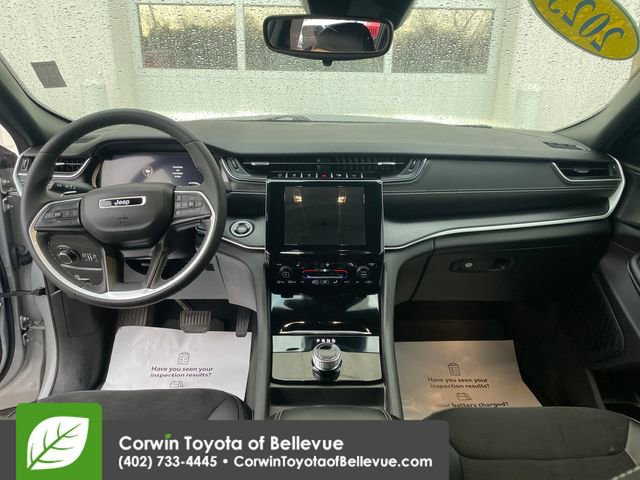 Used 2023 Jeep Grand Cherokee Altitude AWD/4WD image 18