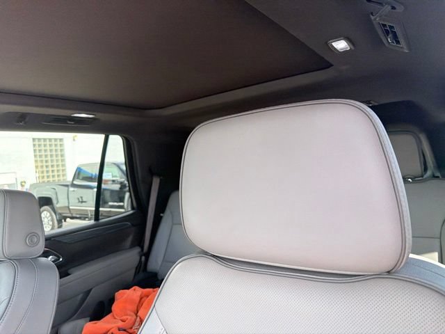 Used 2024 GMC Yukon SLT w/ SLT Luxury Package AWD/4WD image 57