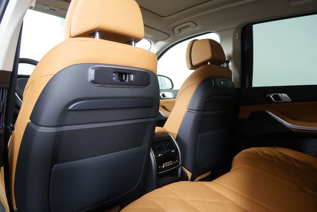 Used 2026 BMW X7 xDrive40i image 18