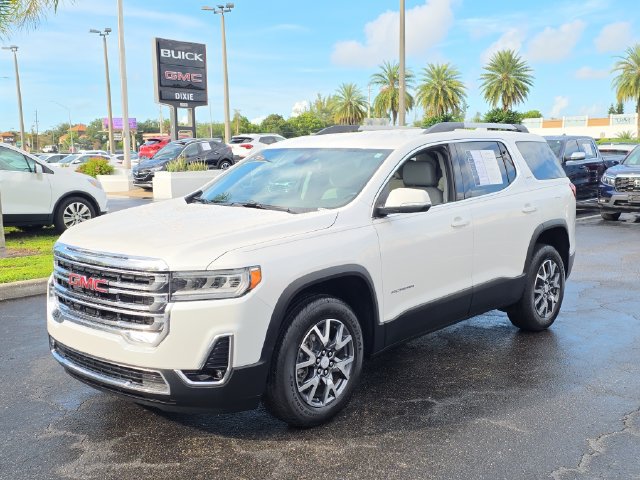 Certified 2023 GMC Acadia SLT FWD image 2