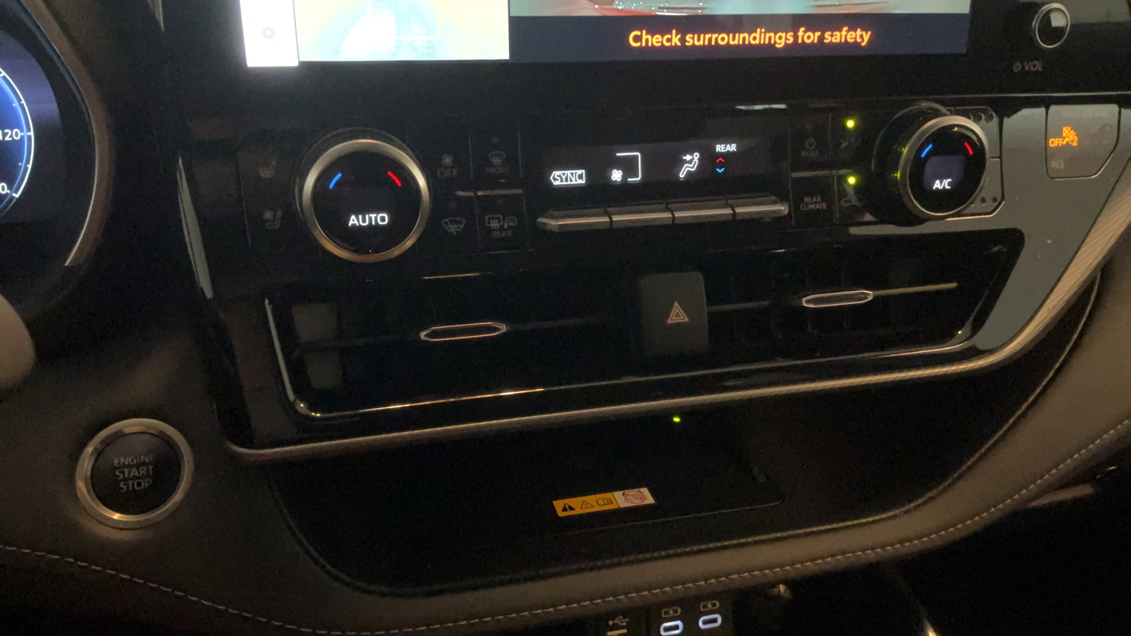 Certified 2024 Toyota Highlander Platinum AWD/4WD image 12