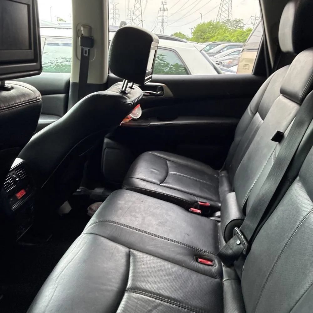 Used 2014 Nissan Pathfinder Platinum w/ Platinum Premium Package AWD/4WD image 19