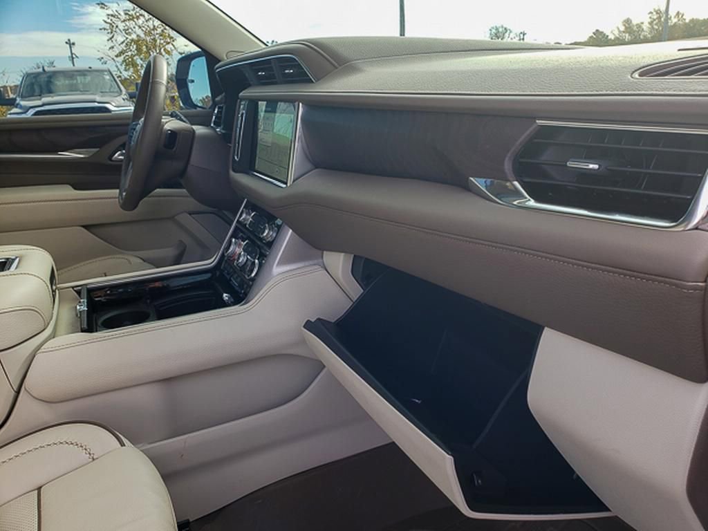 Used 2023 GMC Yukon Denali image 32