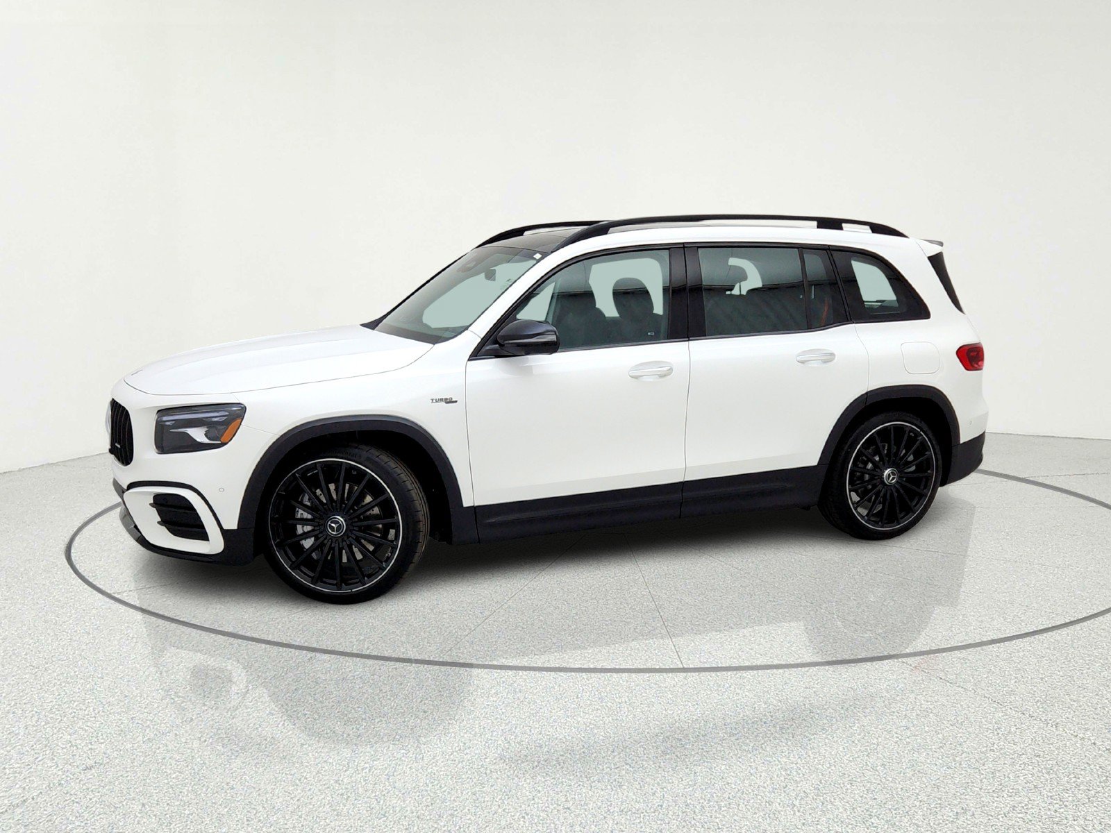 New 2026 Mercedes-Benz GLB 35 AMG 4MATIC image 2