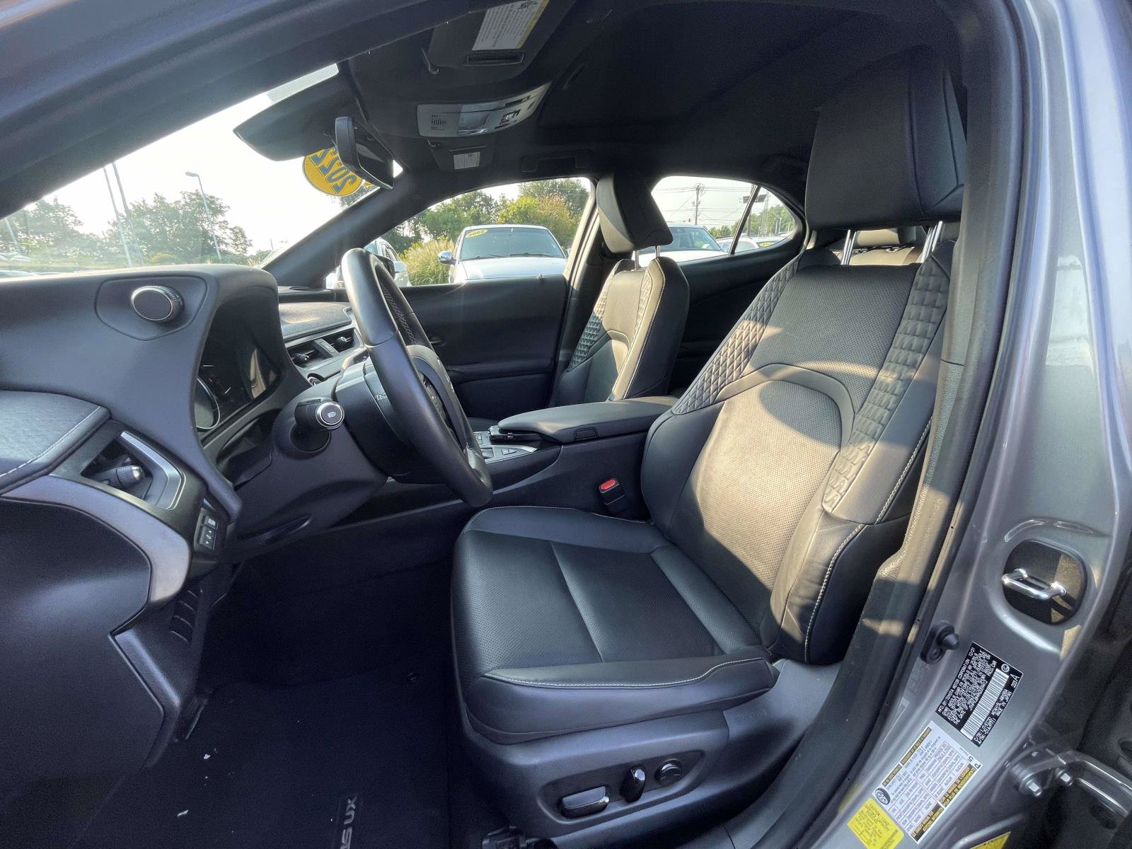 Used 2022 Lexus UX 250h w/ Premium Package AWD/4WD image 17