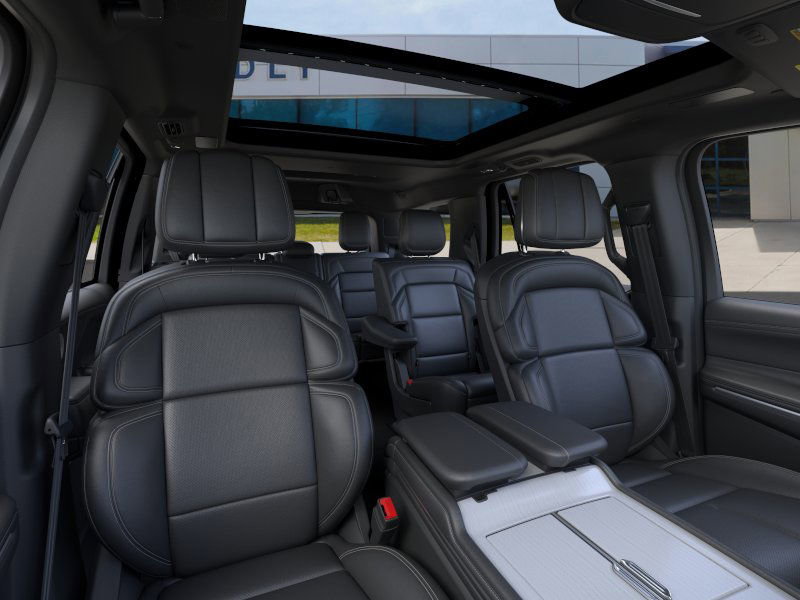 New 2025 Lincoln Navigator Reserve w/ Jet Appearance Package image 10