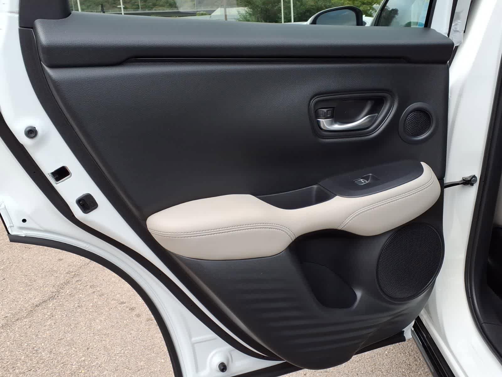Used 2024 Honda HR-V EX-L image 7