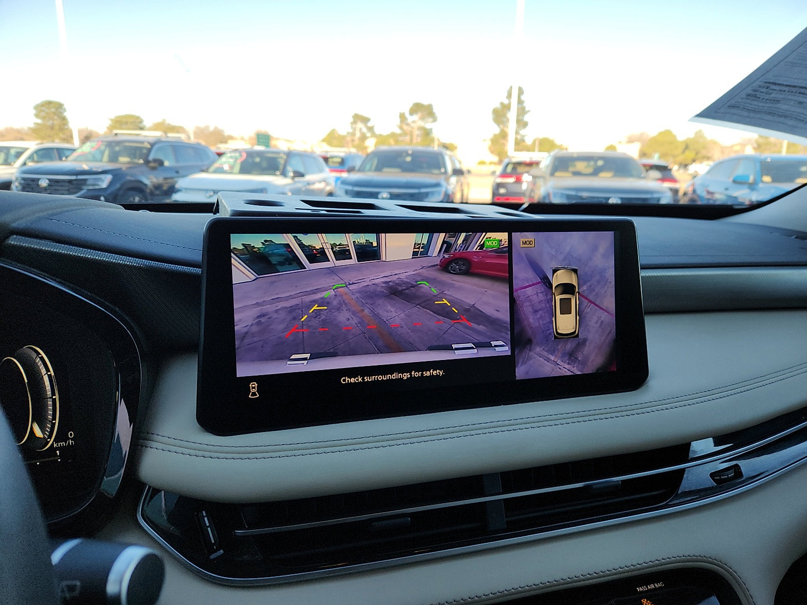 Used 2023 INFINITI QX60 Luxe w/ Cargo Package image 18