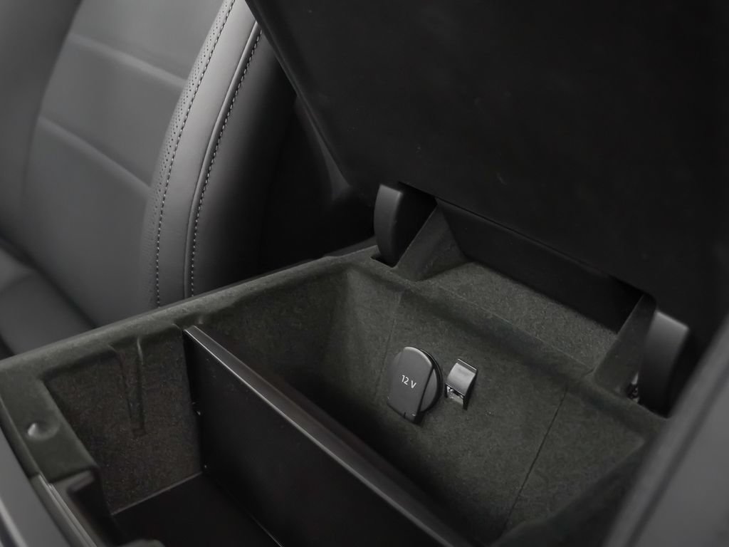 Certified 2025 Porsche Panamera 4 AWD/4WD image 34