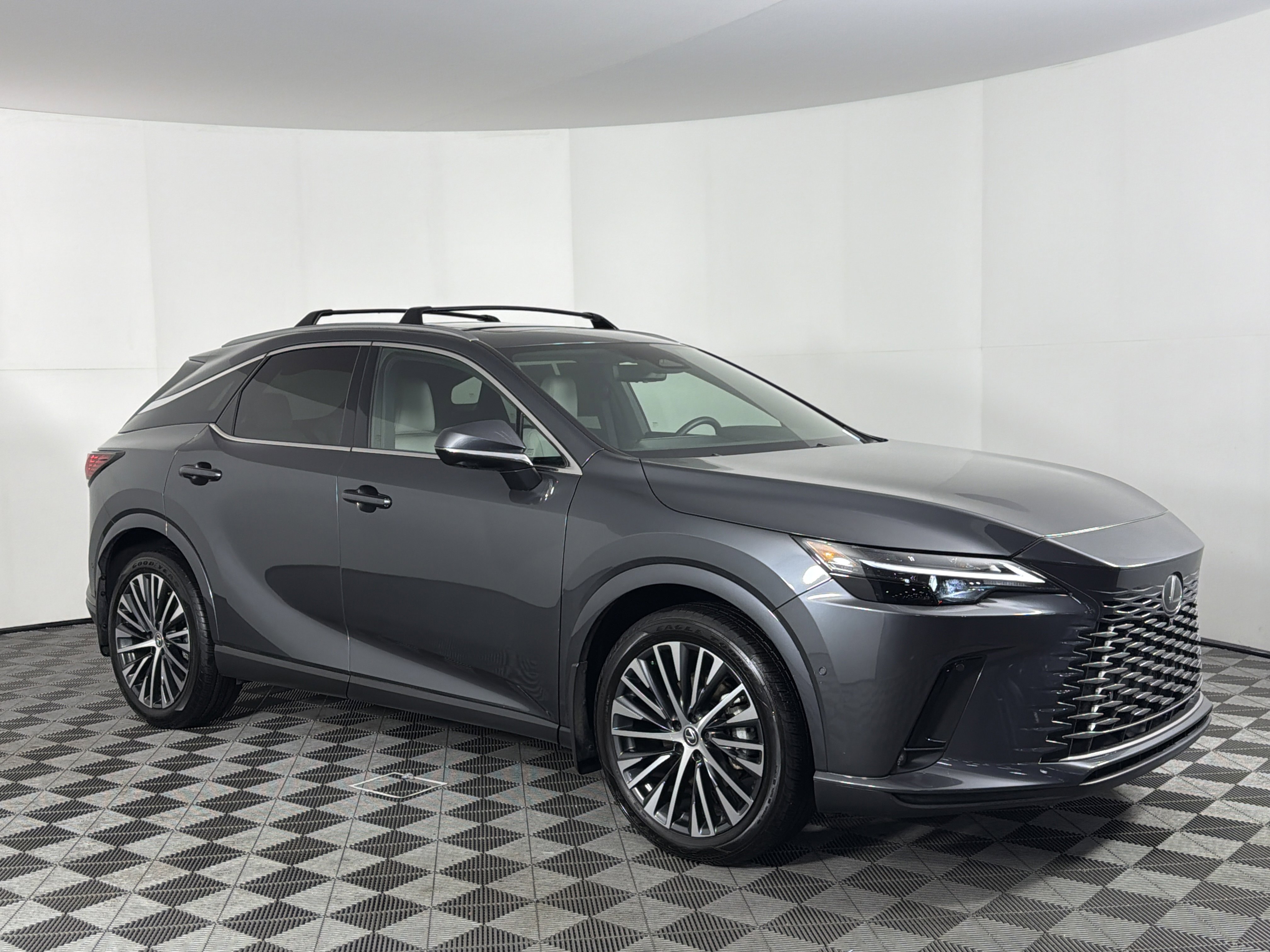 Used 2025 Lexus RX 350 w/ Convenience Package image 3