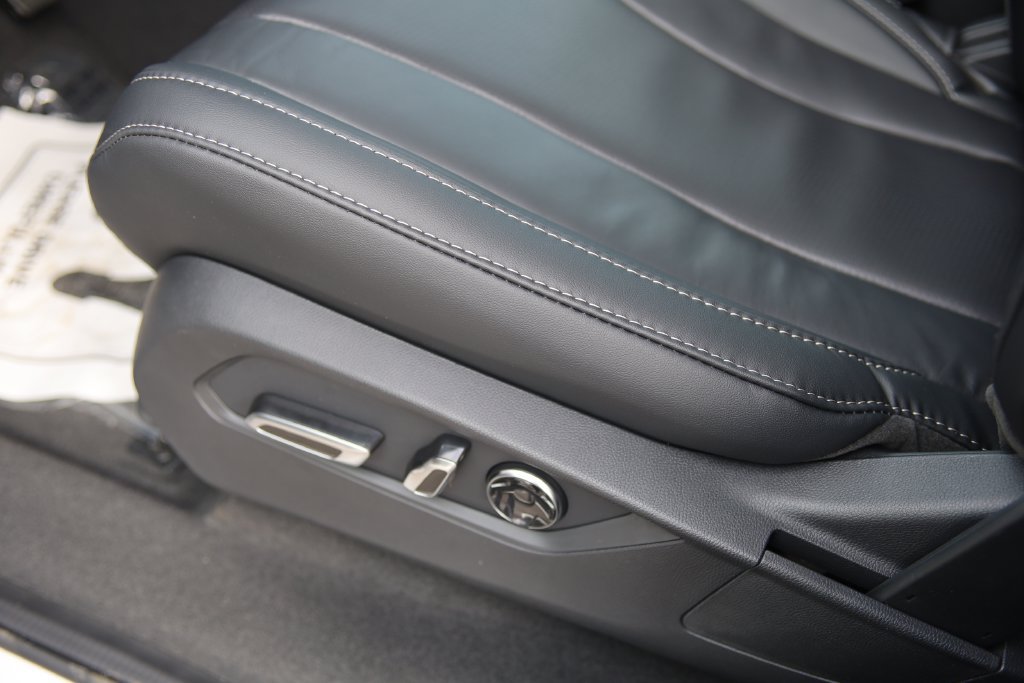 New 2026 Acura MDX w/ Technology Package FWD image 13