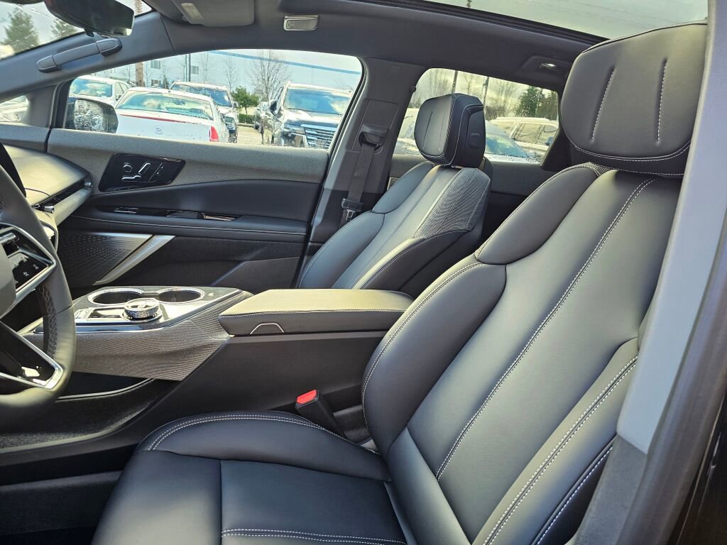 New 2026 Cadillac Optiq Luxury 1 image 27