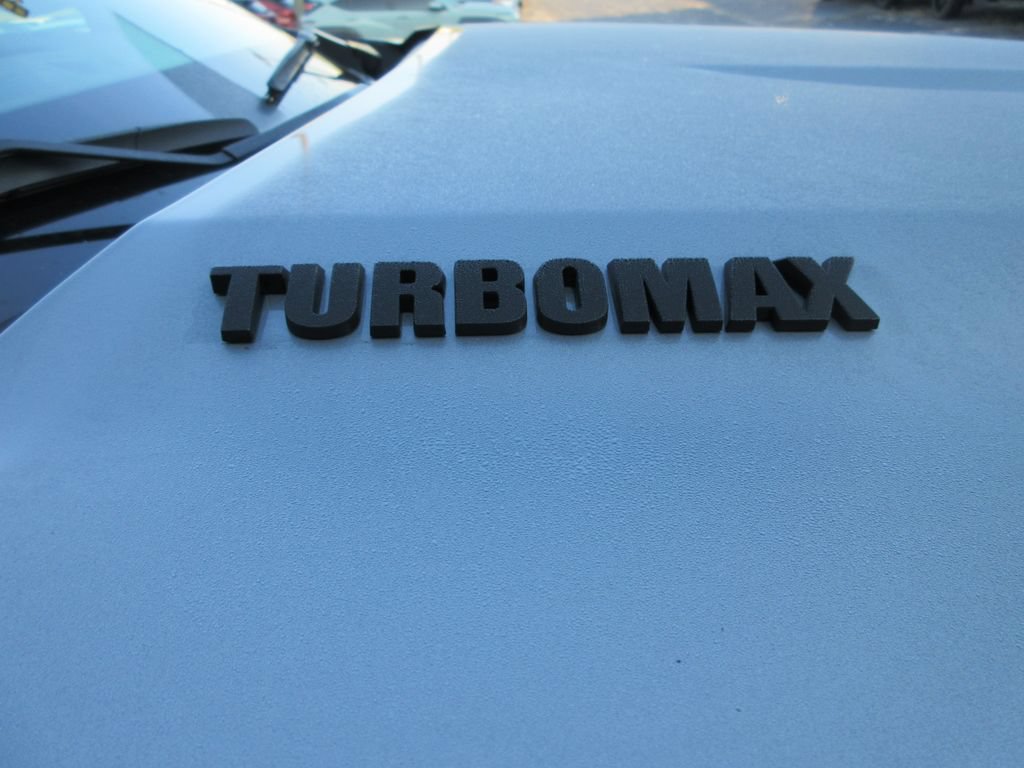 New 2026 Chevrolet Silverado 1500 Custom w/ Turbomax Blackout Package AWD/4WD image 10
