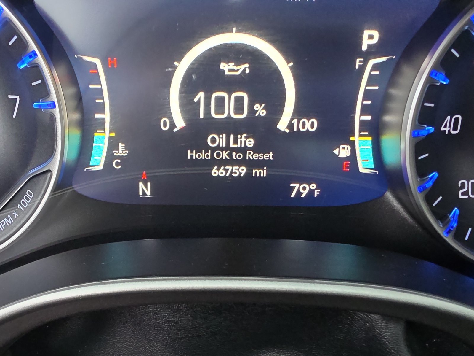 Used 2024 Chrysler Pacifica Touring-L FWD image 26