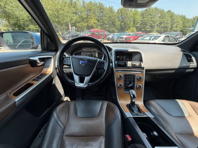 Used 2016 Volvo XC60 T6 Platinum FWD image 12