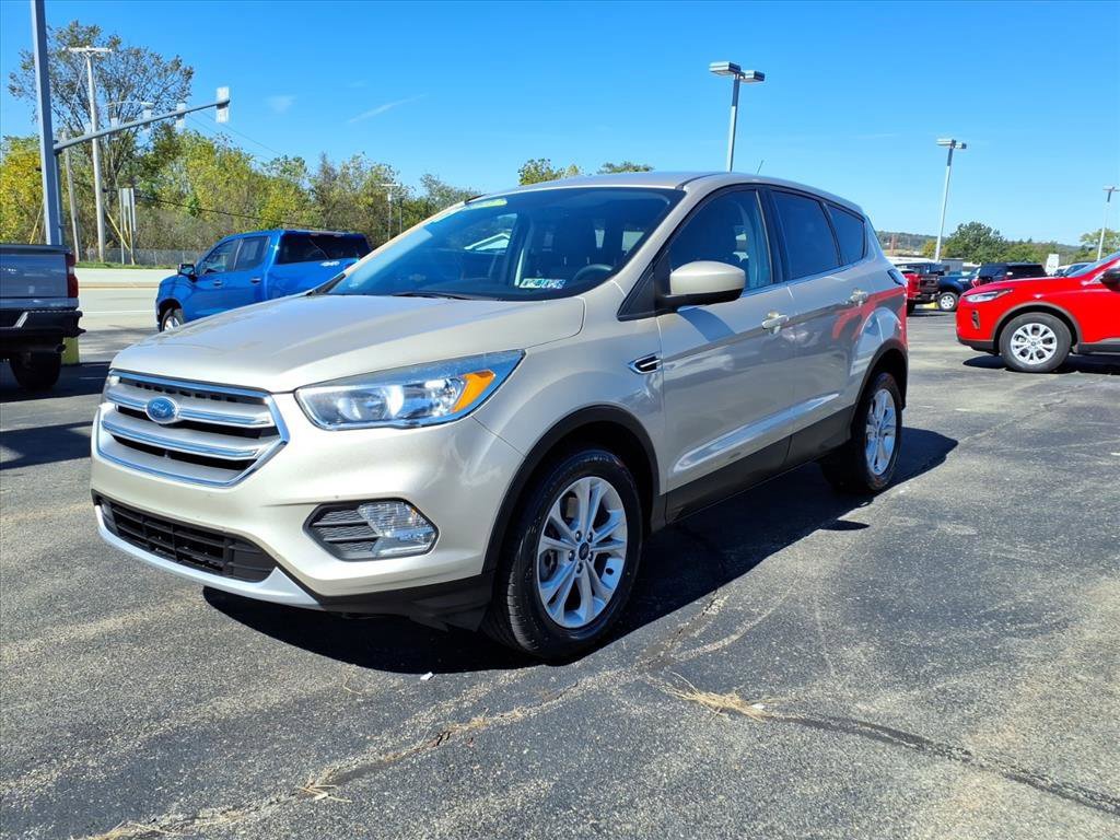 Used 2017 Ford Escape SE image 1
