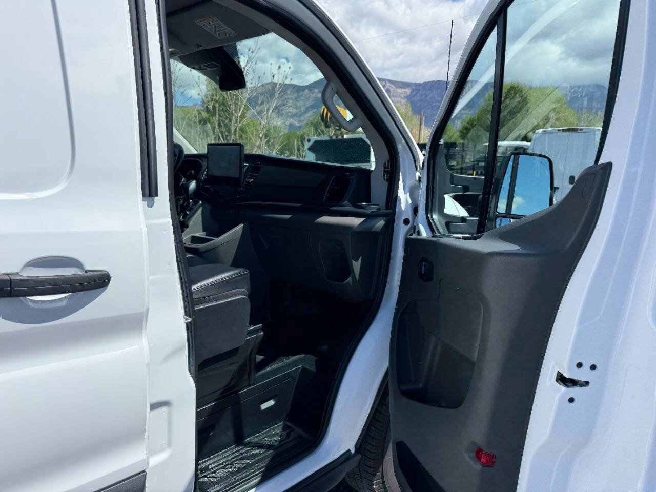 Used 2023 Ford Transit 250 Low Roof AWD image 18