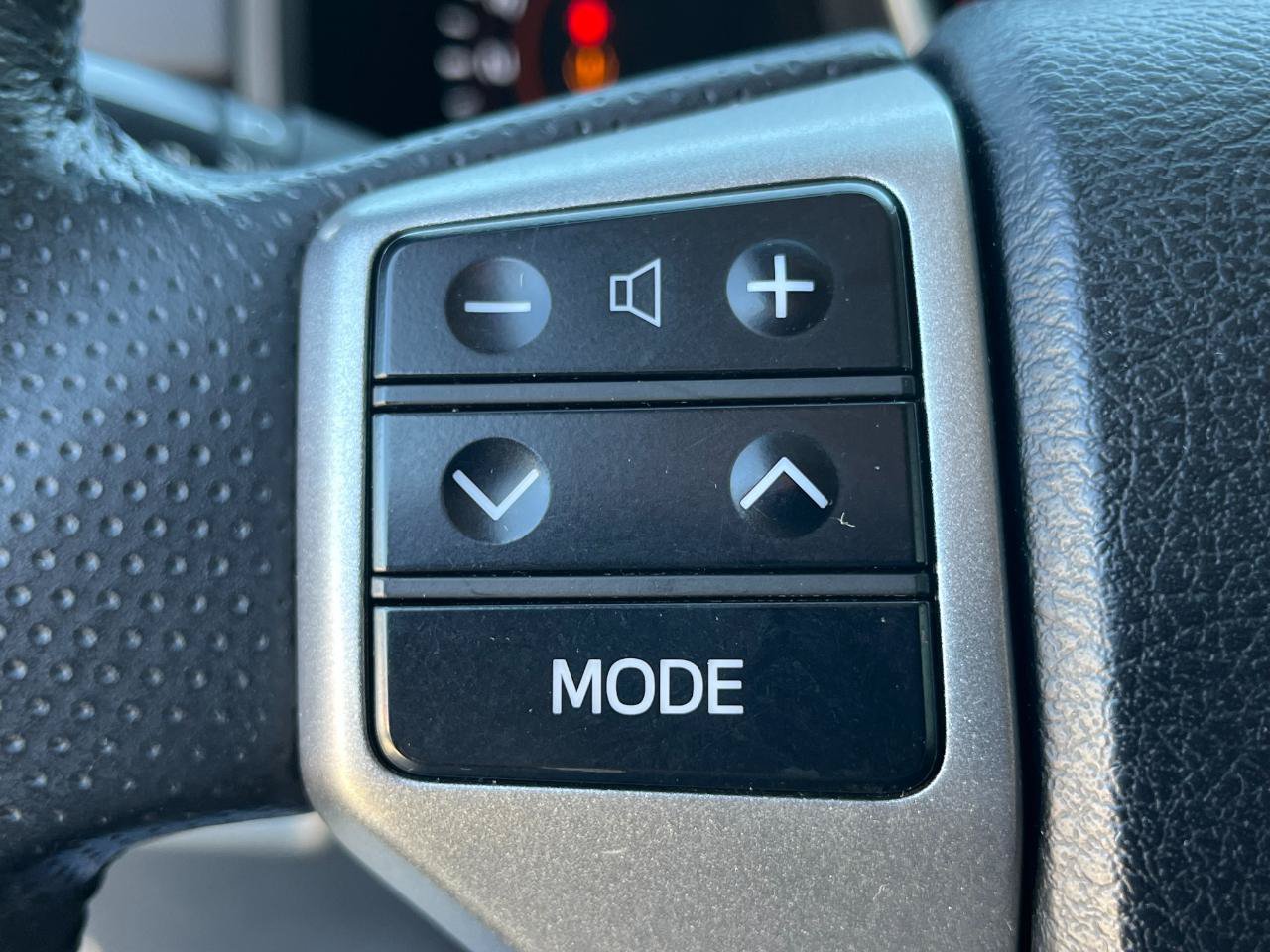 Used 2013 Toyota 4Runner Limited AWD/4WD image 24