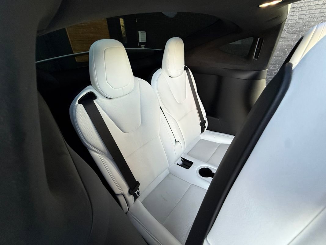 Used 2022 Tesla Model X Plaid image 16