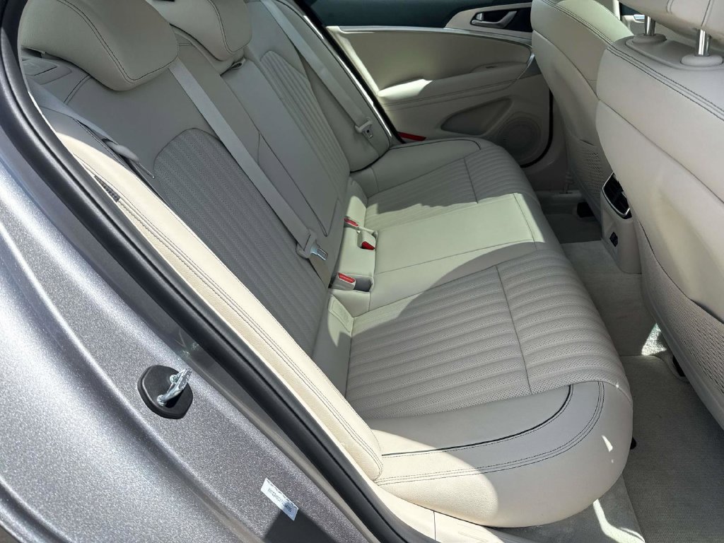 Used 2026 Genesis G70 2.5T Prestige RWD image 12