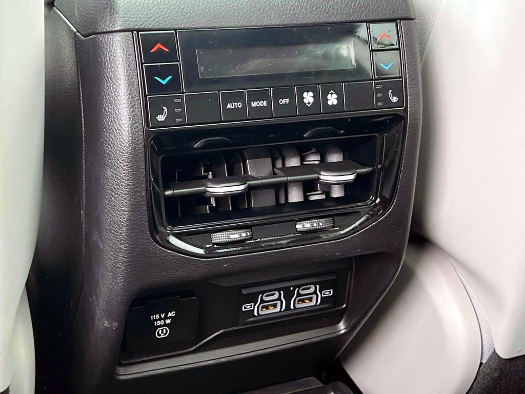 Certified 2023 Jeep Grand Cherokee L Overland w/ Luxury Tech Group IV AWD/4WD image 16