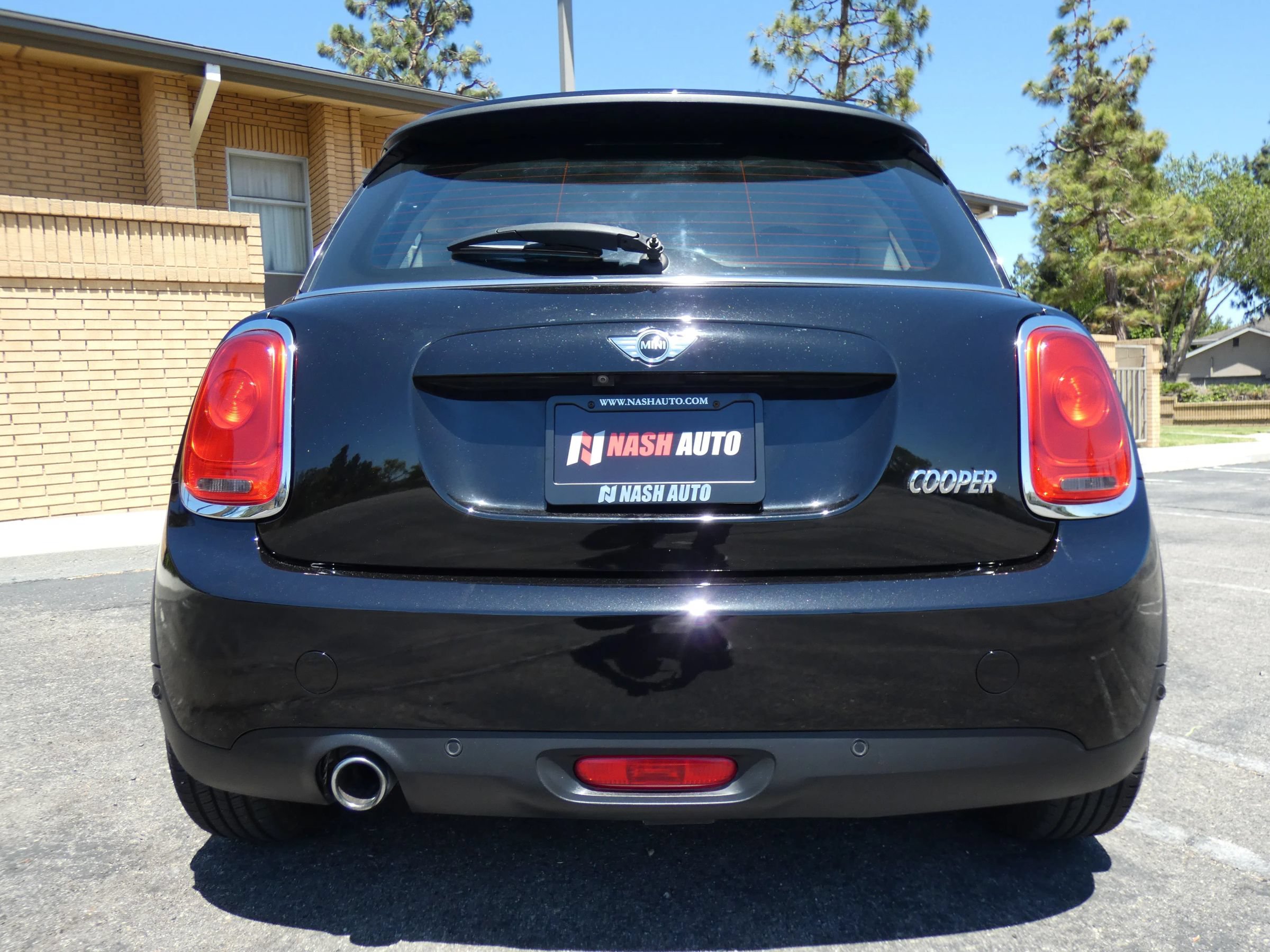 Used 2018 MINI Cooper 2-Door Hardtop FWD image 10