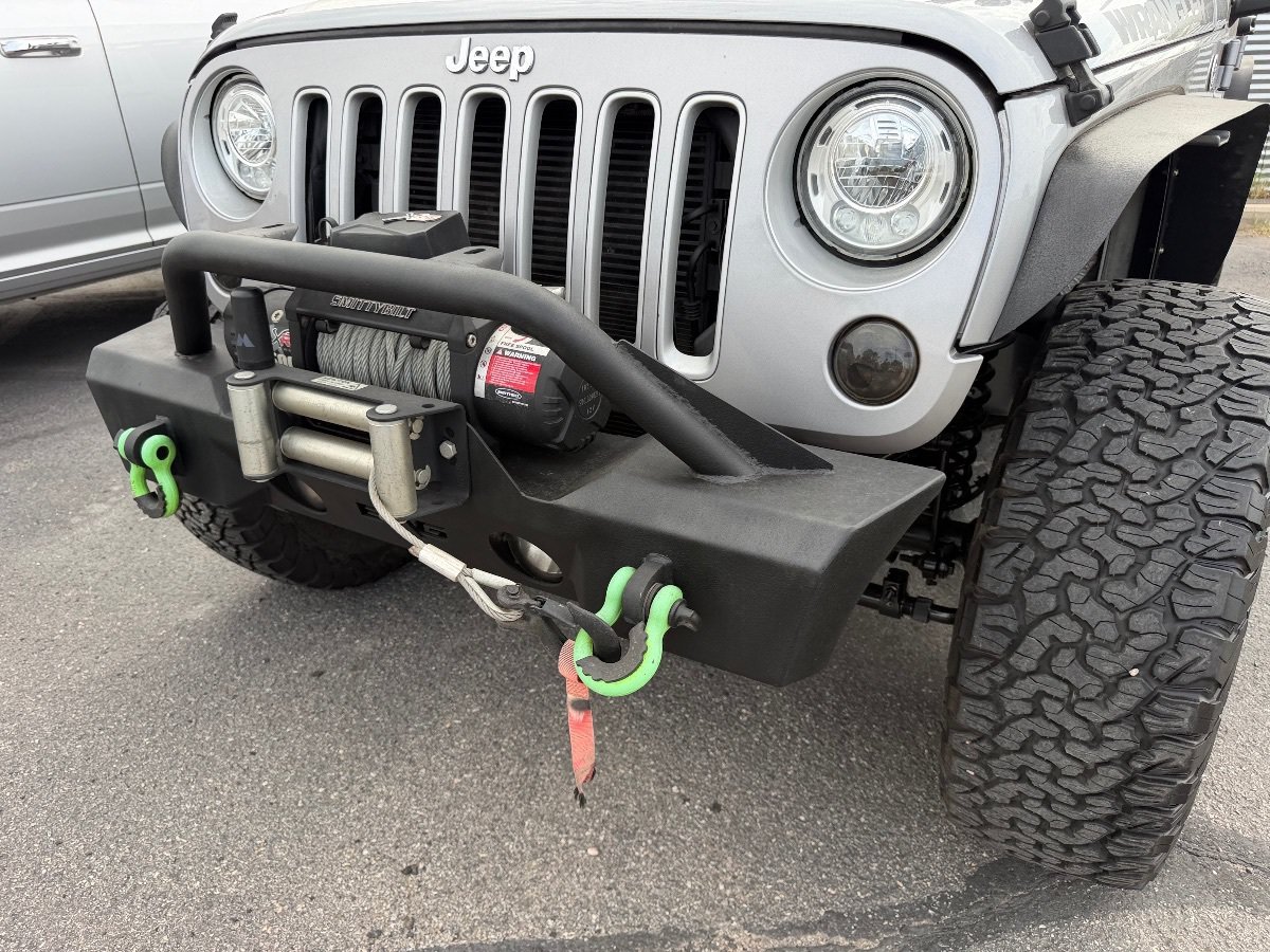 Used 2018 Jeep Wrangler Unlimited Sahara w/ Connectivity Group AWD/4WD image 69