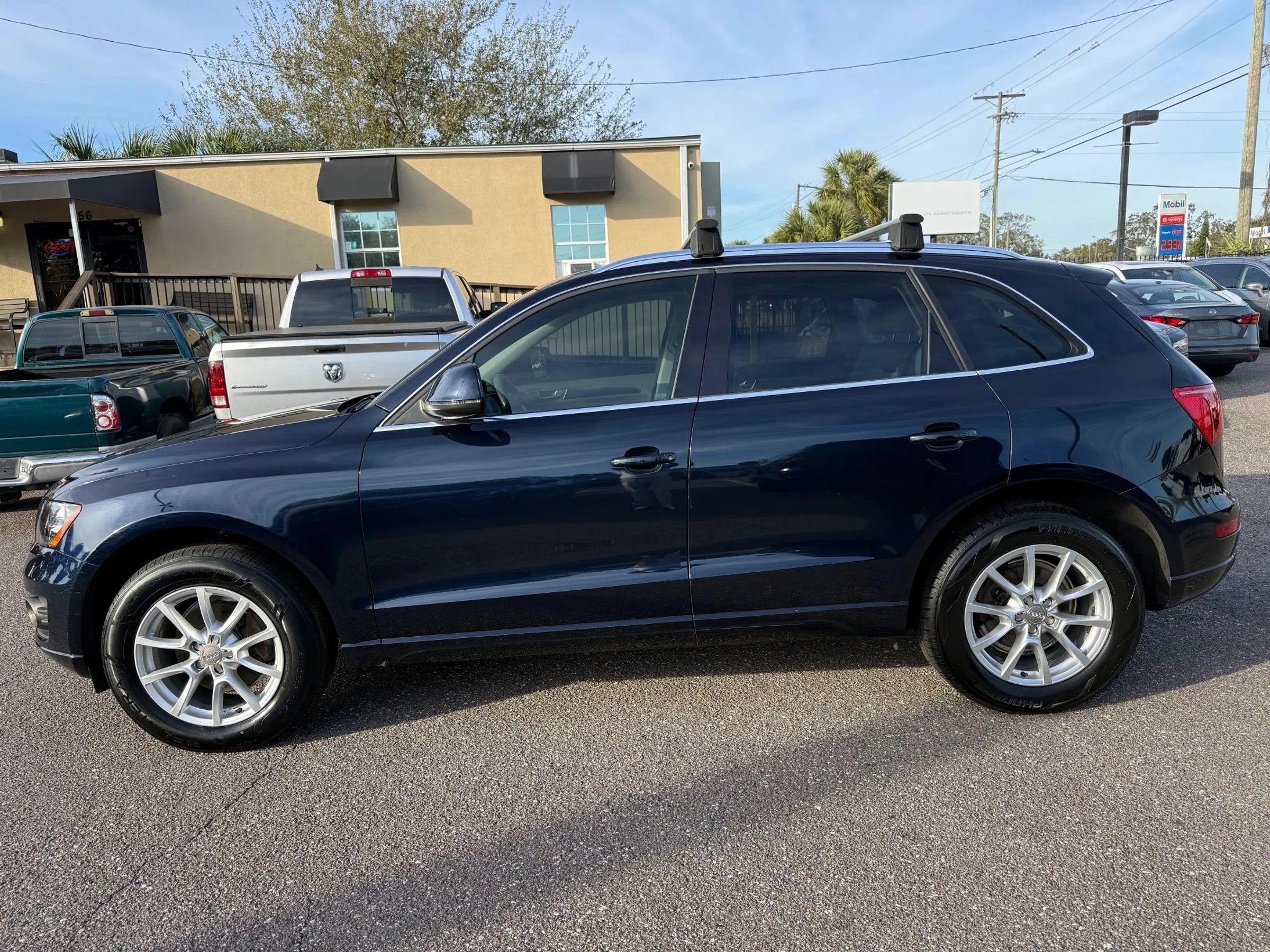 Used 2011 Audi Q5 2.0T Premium AWD/4WD image 8