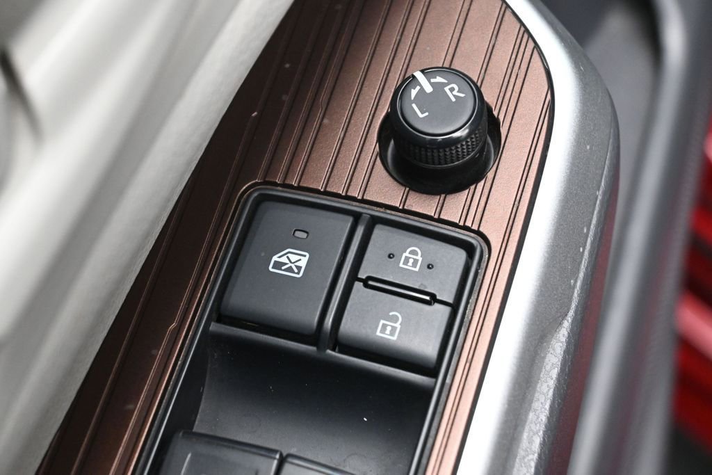 Used 2022 Toyota Sienna LE FWD image 12
