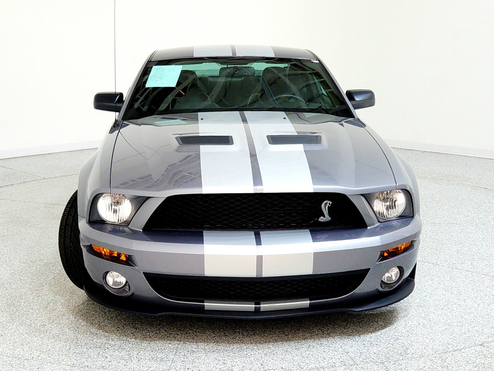 Used 2007 Ford Mustang Shelby GT500 image 2