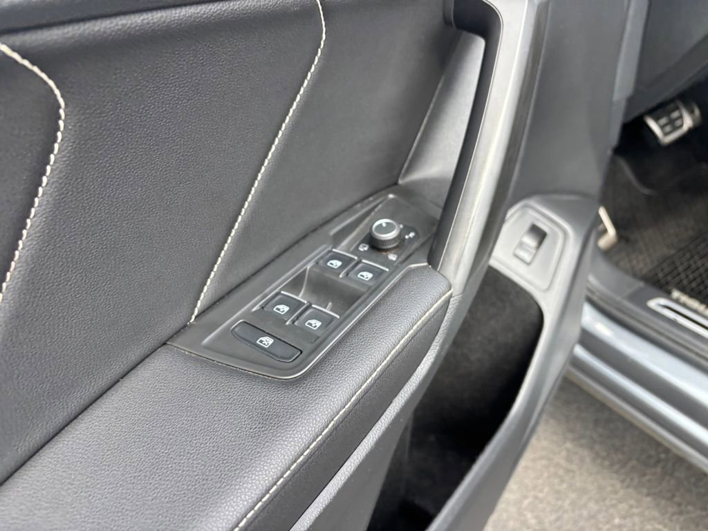 Used 2022 Volkswagen Tiguan SEL R-Line image 24