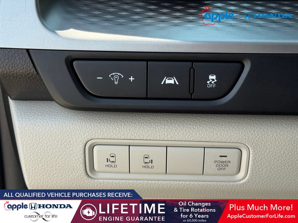 Used 2023 Kia Carnival LX FWD image 29