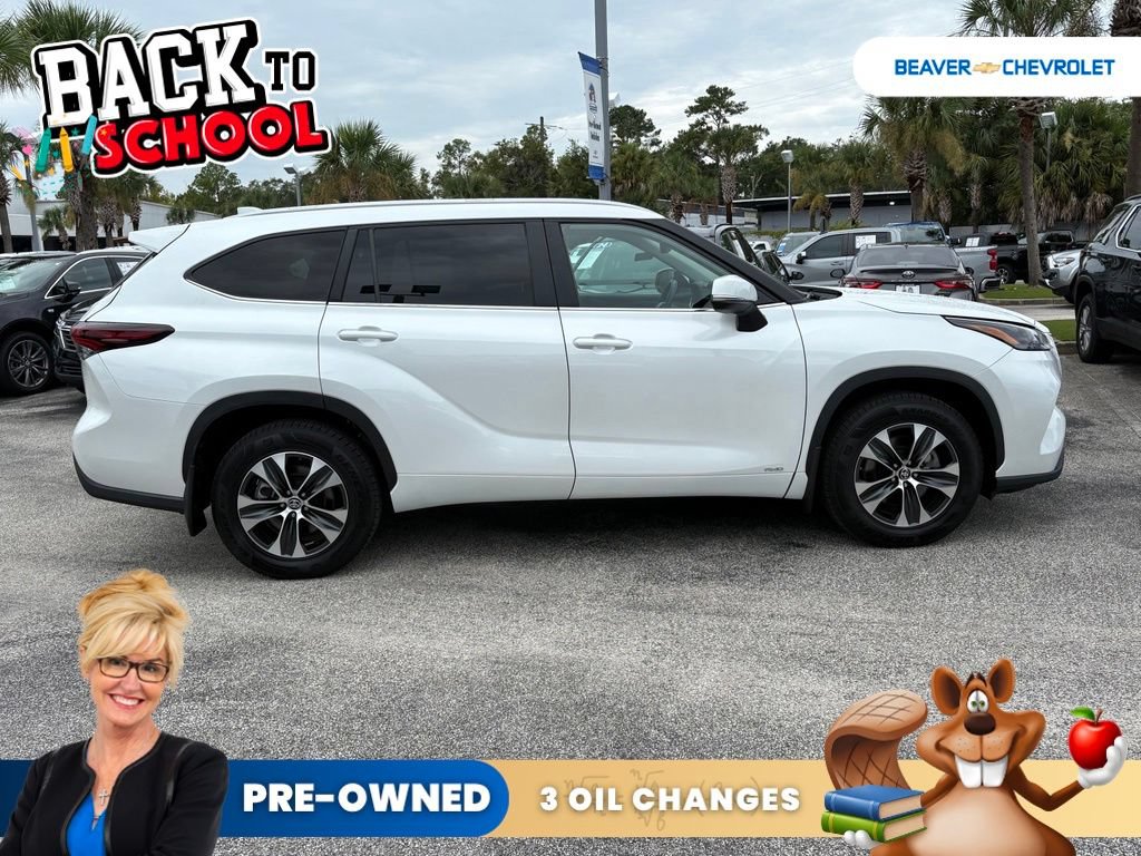 Used 2025 Toyota Highlander XLE AWD/4WD image 8