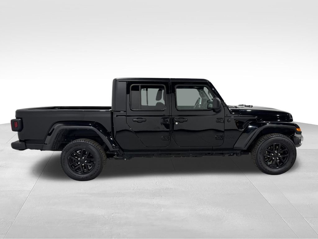 Used 2023 Jeep Gladiator Sport AWD/4WD image 18