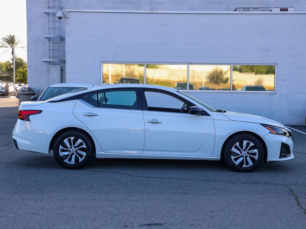 Used 2024 Nissan Altima 2.5 S FWD image 3