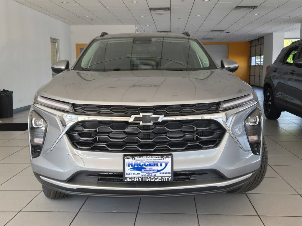 New 2026 Chevrolet Trax LT FWD image 2
