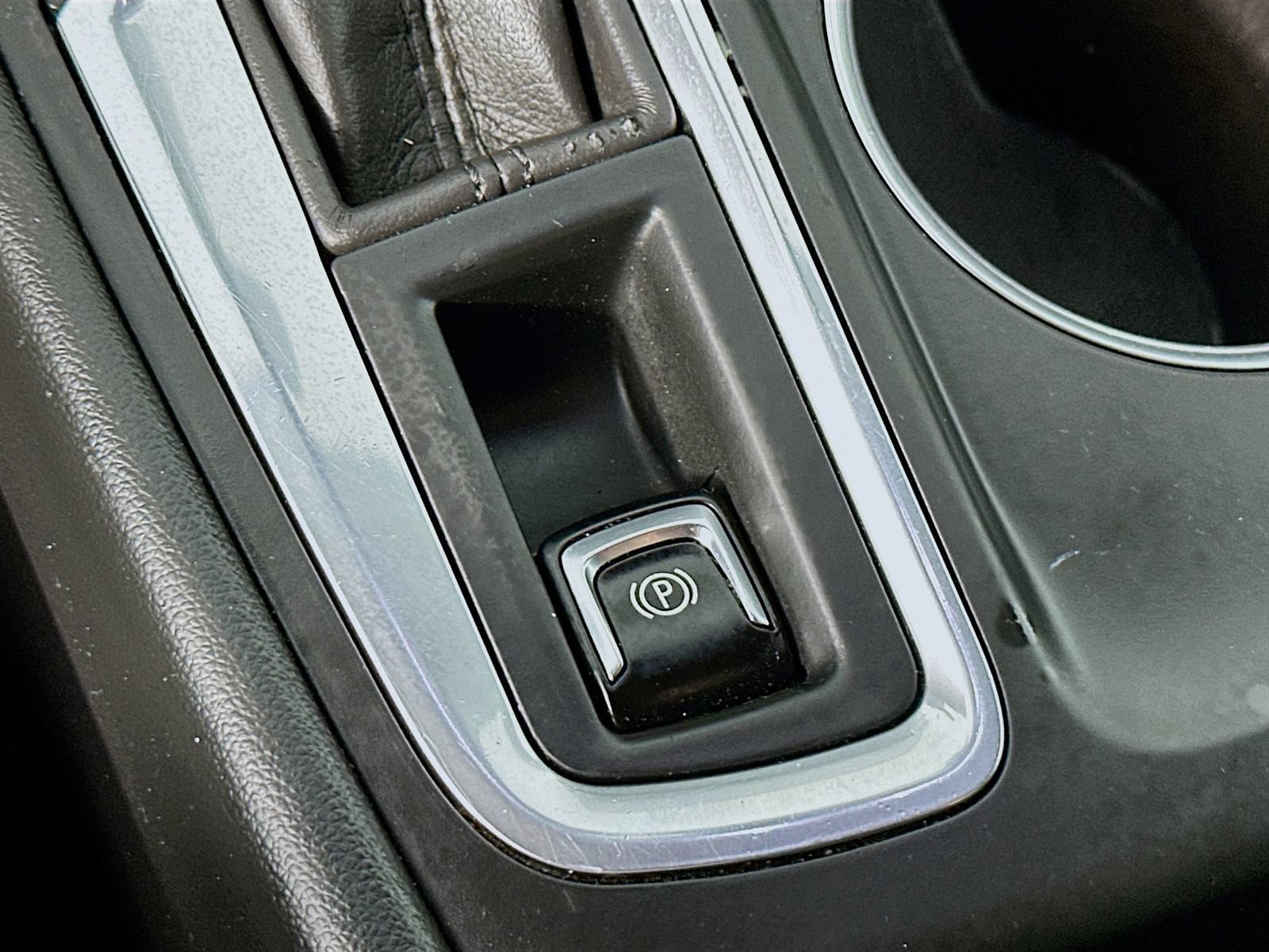 Used 2021 Chevrolet Equinox Premier w/ LPO, Floor Liner Package FWD image 21