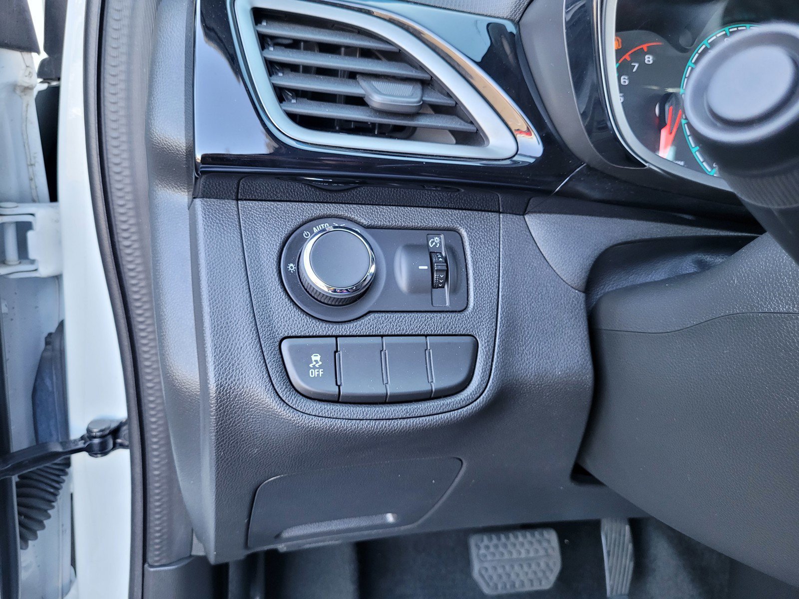 Used 2022 Chevrolet Spark LT FWD image 25