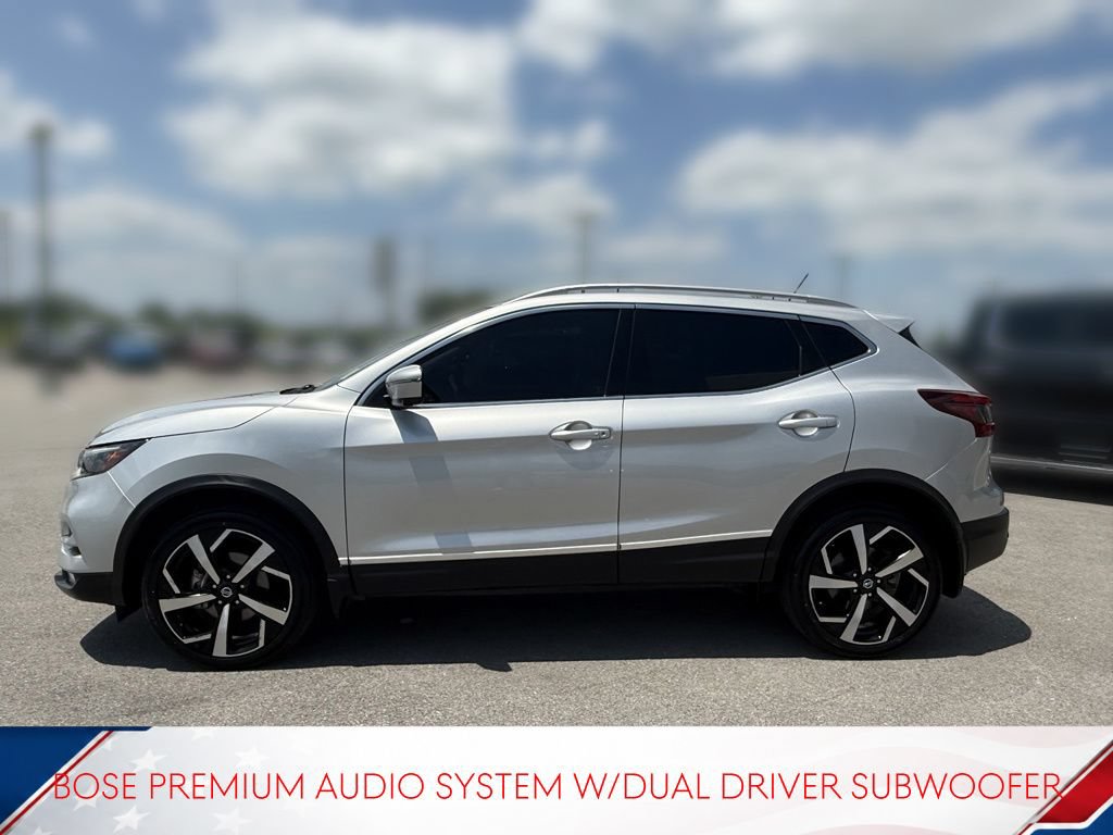 Used 2022 Nissan Rogue Sport SL w/ Premium Package FWD image 4